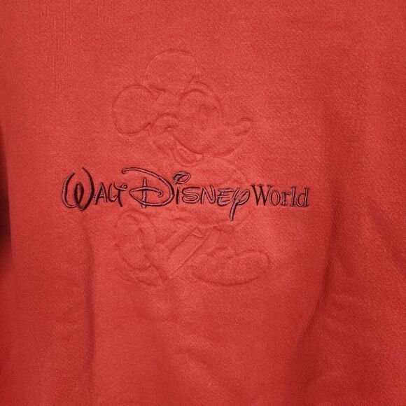 VINTAGE 90's WALT DISNEY WORLD MICKEY MOUSE EMBOSSED RED SWEATSHIRT - SIZE L - Picture 3 of 6